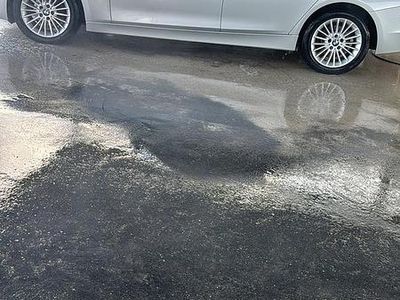 Begagnad BMW 318 143 HK (105 kW) 2012 Sedan