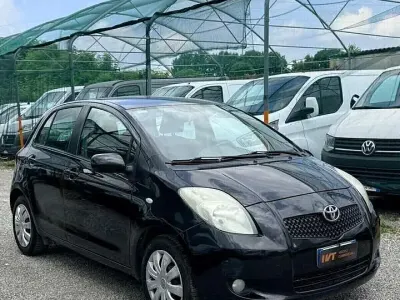 Usata Toyota Yaris 87 CV (63 kW) 2008 Nero Utilitaria