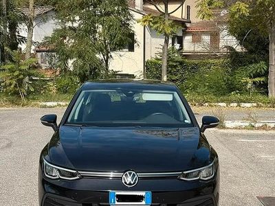 Nero Usata 2020 VW Golf VIII Berlina | 17.999 € (Buon prezzo)
