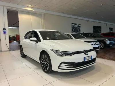Usata VW Golf VIII Style 116 CV (85 kW) 2021 Bianco Berlina