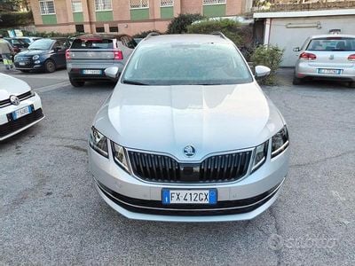 Usata Skoda Octavia 130 CV (95 kW) 2019 Grigio Station wagon
