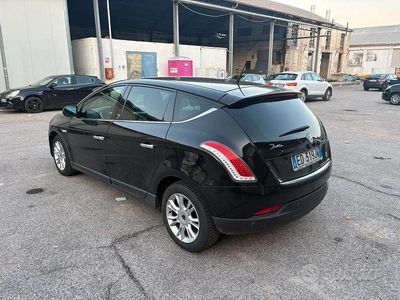 Usata Lancia Delta 120 CV (88 kW) 2010 Nero Utilitaria