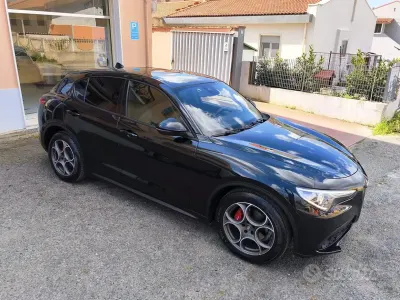 Käytetty Alfa Romeo Stelvio Sprint 160 HP (117 kW) 2022 Musta Katumaasturi