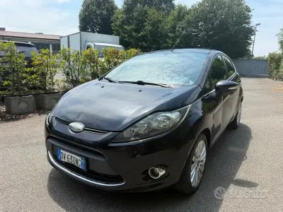 Usata Ford Fiesta Titanium 82 CV (60 kW) 2009 Nero Berlina