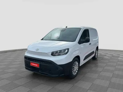 Usata Toyota Proace City City 61 kW (84 CV) 2026 White solid Monovolume