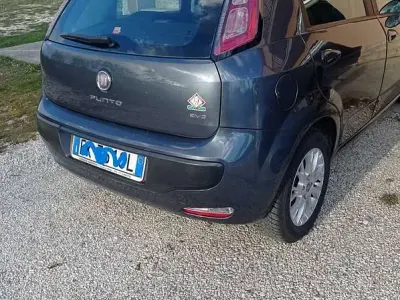 Usata Fiat Punto Evo 95 CV (69 kW) 2011 Blu/azzurro Utilitaria