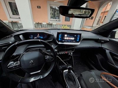 Usata Peugeot 2008 GT-line 102 CV (75 kW) 2020 Grigio SUV