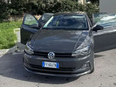 Usata VW Polo Trendline 90 CV (66 kW) 2019 Grigio Utilitaria
