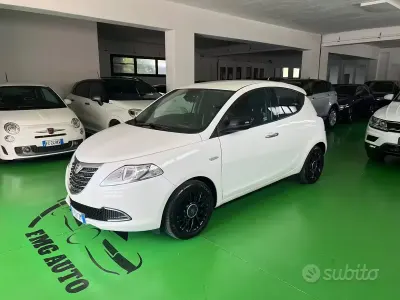 Usata Lancia Ypsilon Gold 95 CV (69 kW) 2012 Bianco Utilitaria