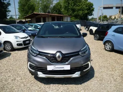 Usata Renault Captur Life 90 CV (66 kW) 2017 Grigio SUV