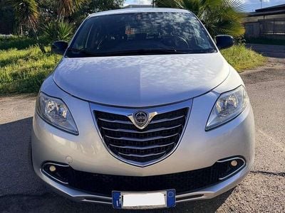 Usata Lancia Ypsilon Silver 69 CV (50 kW) 2011 Argento Utilitaria