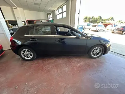 Usata Mercedes A180 Business 116 CV (85 kW) 2019 Nero Berlina