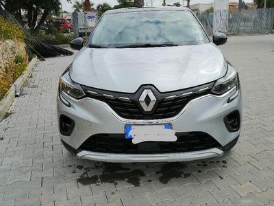Usata Renault Captur 143 CV (105 kW) 2022 Grigio SUV