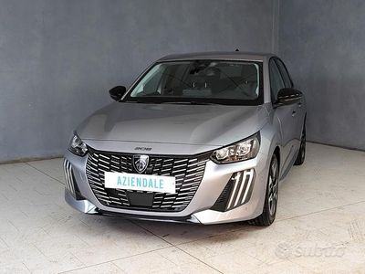 Usata Peugeot 208 Allure 101 CV (74 kW) 2025 Grigio Utilitaria