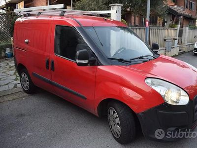 Begagnad Fiat Doblò 2013 Röd Minibuss