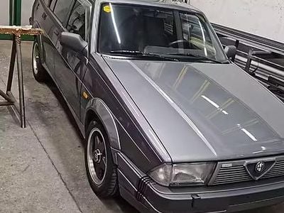 Usata Alfa Romeo 75 1987 Grigio Berlina