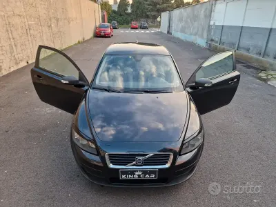 Usata Volvo C30 Summum 136 CV (100 kW) 2008 Nero Utilitaria