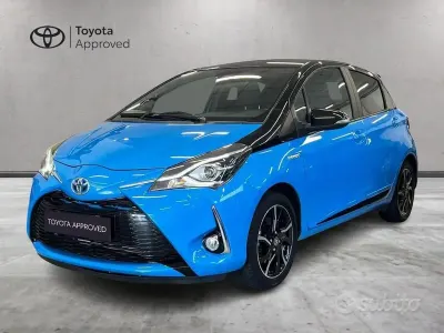 Usata Toyota Yaris Hybrid Trend 73 CV (53 kW) 2018 Blu Berlina