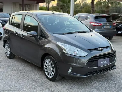 Usado Ford B-MAX Business Edition 90 CV (66 kW) 2015 Gris Monovolumen