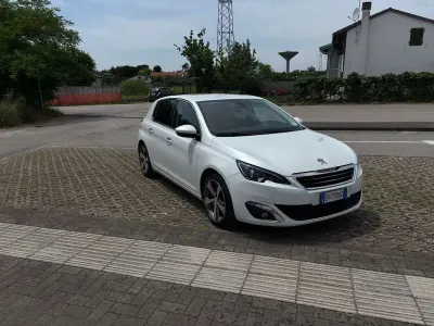 Usata Peugeot 308 Active 125 CV (91 kW) 2014 Bianco Berlina