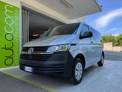 Usata VW Transporter 110 CV (80 kW) 2022 Argento Furgone