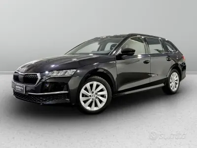 Käytetty Skoda Octavia Executive 150 HP (110 kW) 2024 Musta Farmari