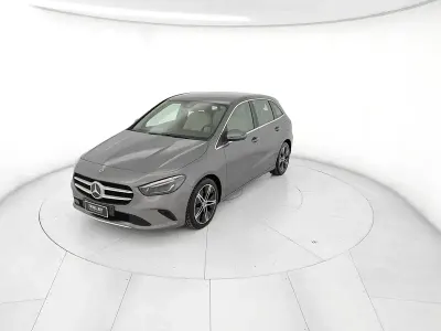 Usata Mercedes B180 116 CV (85 kW) 2019 Argento Utilitaria