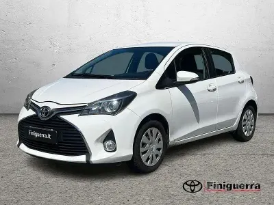 Usata Toyota Yaris Active 69 CV (50 kW) 2014 Bianco Utilitaria