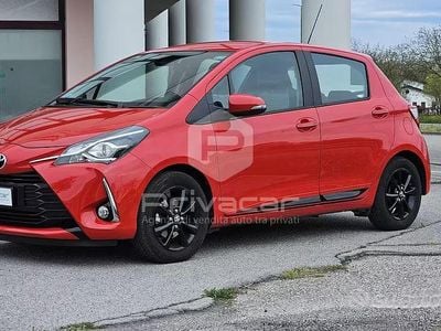 Usata Toyota Yaris Active 72 CV (52 kW) 2020 Rosso Utilitaria