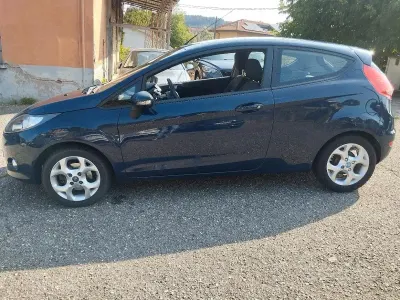 Usata Ford Fiesta 60 CV (44 kW) 2011 Bluazzurro Berlina