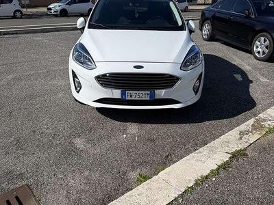 Usata Ford Fiesta 86 CV (63 kW) 2019 Bianco Utilitaria