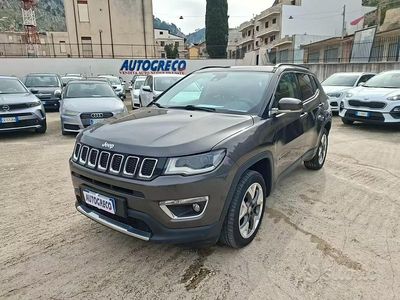 Używany Jeep Compass Limited 140 KM (102 kW) 2018 Szary SUV