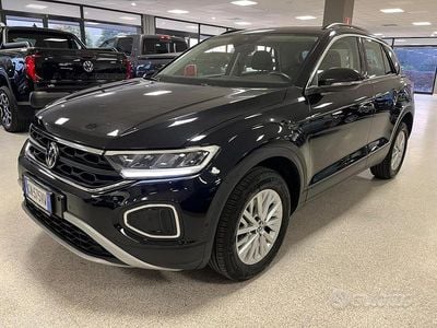 Usata VW T-Roc Style 150 CV (110 kW) 2023 Nero SUV
