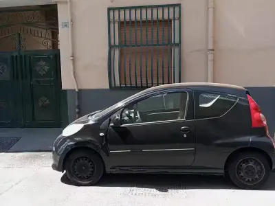 Usata Peugeot 107 68 CV (50 kW) 2006 Nero Utilitaria