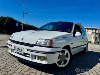 Usata Renault Clio 137 CV (100 kW) 1993 Utilitaria
