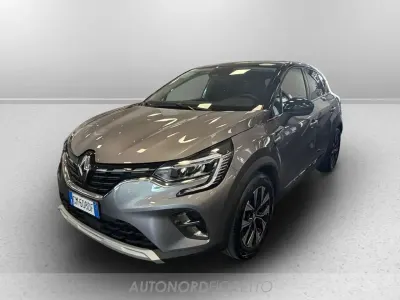 Usata Renault Captur Techno 143 CV (105 kW) 2023 Grigio SUV