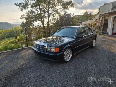Usata Mercedes 190 Sportline 126 CV (92 kW) 1990 Nero Berlina