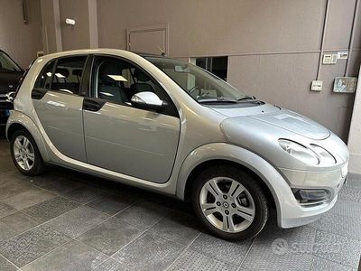 Usata Smart ForFour Passion 95 CV (69 kW) 2006 Grigio Utilitaria