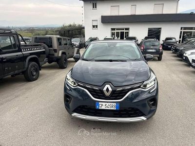 Usata Renault Captur Techno 140 CV (102 kW) 2023 Grigio SUV