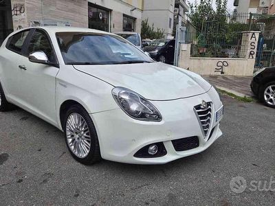 Usata Alfa Romeo Giulietta Distinctive 105 CV (77 kW) 2015 Bianco Utilitaria