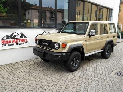 Nuova Toyota Land Cruiser 230 CV (169 kW) 2026 Beige SUV