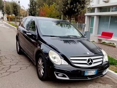 Begagnad Mercedes 320 224 HK (164 kW) 2007 Svart Minibuss