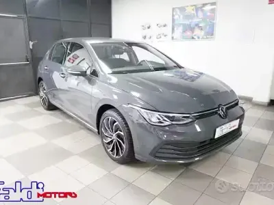 Usata VW Golf VIII Life 110 CV (80 kW) 2022 Antracite Berlina
