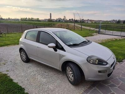 Usata Fiat Punto Lounge 77 CV (56 kW) 2013 Argento Utilitaria