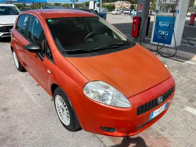 Usata Fiat Grande Punto 65 CV (47 kW) 2006 Grigio Utilitaria