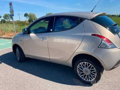 Usata Lancia Ypsilon 60 CV (44 kW) 2013 Utilitaria
