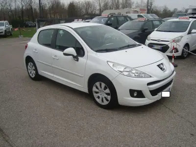 Usata Peugeot 207 73 CV (53 kW) 2013 Bianco Berlina