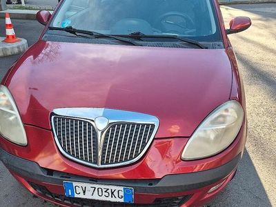 Usata Lancia Ypsilon 60 CV (44 kW) 2005 Rosso Utilitaria