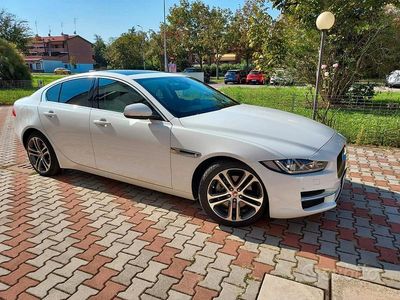 Usata Jaguar XE 179 CV (131 kW) 2018 Bianco Berlina