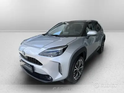 Usata Toyota Yaris Cross Lounge 116 CV (85 kW) 2022 Grigio SUV